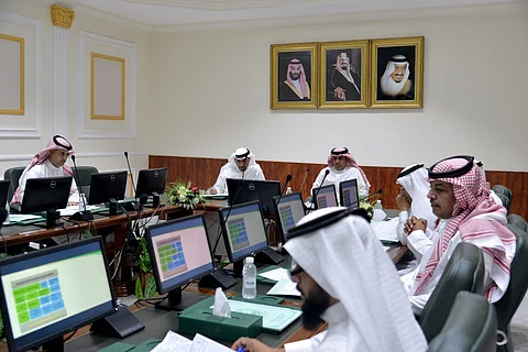 اللجنة الصحية بجدة تناقش احتياجات المحافظة والخدمات المقدمة للمواطنين