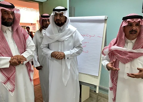 بالصور.. مدير تعليم الرياض يدشن تدريب 6404 من شاغلي الوظائف التعليمية