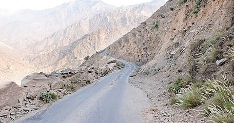 انزلاق مركبة من عقبة حبس الداير يصرع 3 أشخاص ويصيب رضيعًا