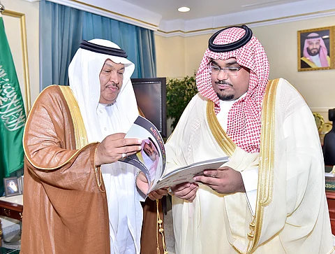 تركي بن هذلول يتسلم تقرير أعمال أمانة نجران