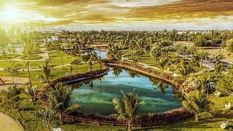 ينبع.. البحيرة المائية متنفس للسياح والزوار والسكان.. وتجذب المتنزهين