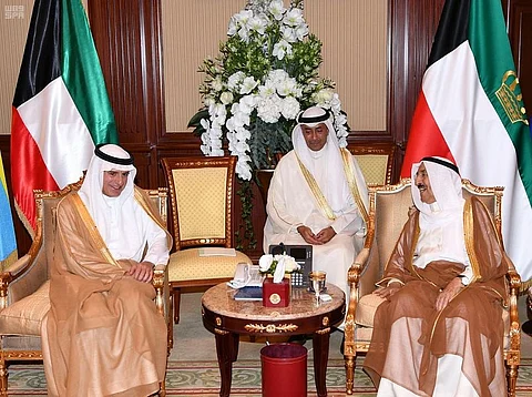"الجبير" يبحث مجمل القضايا الإقليمية والدولية مع أمير الكويت