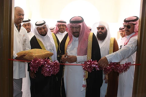 محافظ الأفلاج يفتتح مركز الرعاية الصحية الأولية