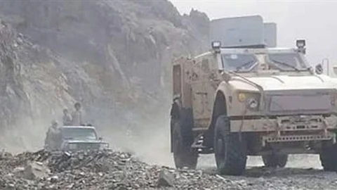 "عملية الثقب".. الجيش اليمني يسيطر على مزهر ويحاصر الحوثيين في باقم