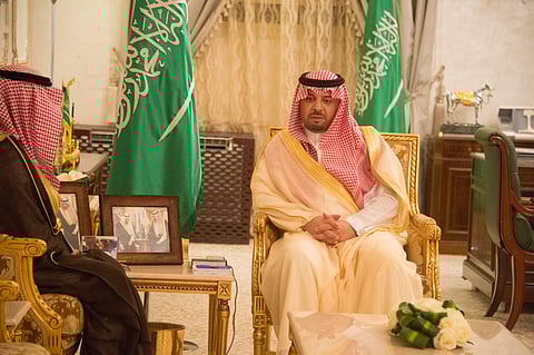 "فيصل بن خالد" يوجه بالتحول من الاعتماد على الطاقة الكهربائية للشمسية