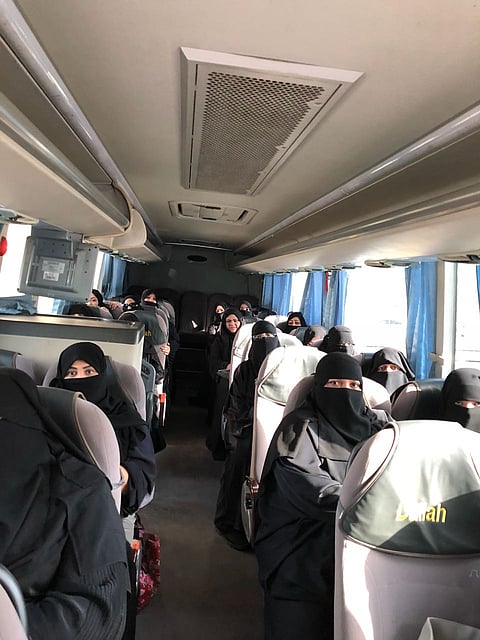 مكة المكرمة.. منح 54 مطوفة شهادة مرشدة سياحية