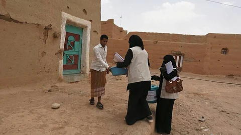 "الندوة العالمية" تُنفذ برنامجًا توعويًا لمكافحة وباء الكوليرا باليمن