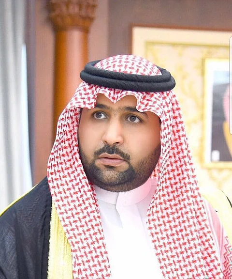 بالأسماء.. أمير جازان بالنيابة يعتمد ترقية 97 موظفاً بالإمارة