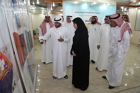 "الرماح" تزور جمعية "رعاية الأيتام" بعرعر وتلتقي أبطال "مسرحية الحد"