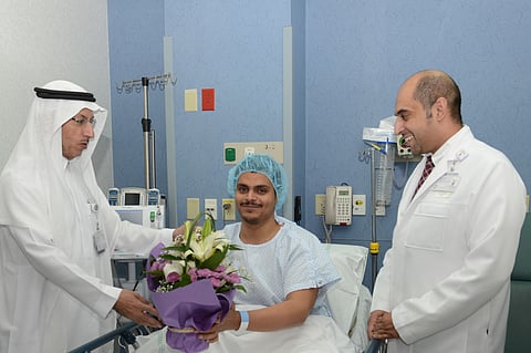في لفتة إنسانية.. "السبيعي" يتبرع بخلايا جذعية لرضيع يعالج بـ "التخصصي"