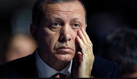 "أردوغان" يجدِّد مناشدته الأتراك إنقاذ الليرة بمدخراتهم معتبرًا هبوطها مخططًا ضد تركيا
