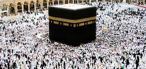 الدفعة الأولى من الحجاج اليابانيين تغادر طوكيو لأداء مناسك الحج