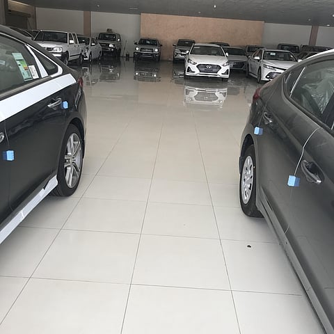 بعد تطبيق قرار مبادئ التمويل.. جولة لـ"سبق" تستطلع الأوضاع بمعارض السيارات