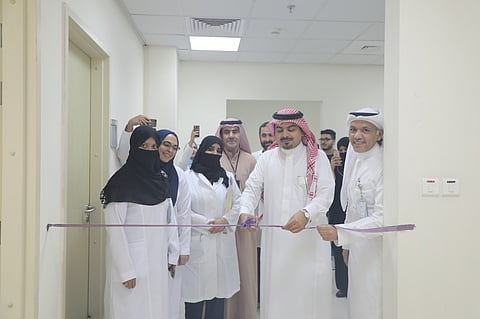 "العمري" يدشن عيادة الاستشارات الدوائية بمجمع عبدالله الطبي بجدة