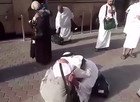 مشهد مُبكٍ.. الحج يجمع أخوين فرقتهما ظروف سوريا 7 سنوات