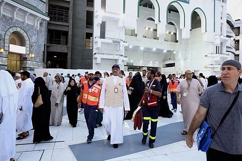 رئيس "الهلال الأحمر" يتفقد المراكز الإسعافية في المسجد الحرام