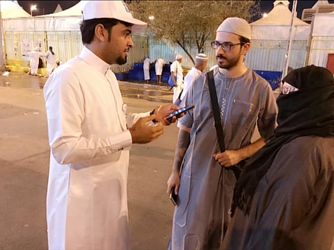 بعد 24 عاماً من اصطحابه للحج جنيناً في الشهر الثامن.. هكذا كافأ شاب أردني والدته
