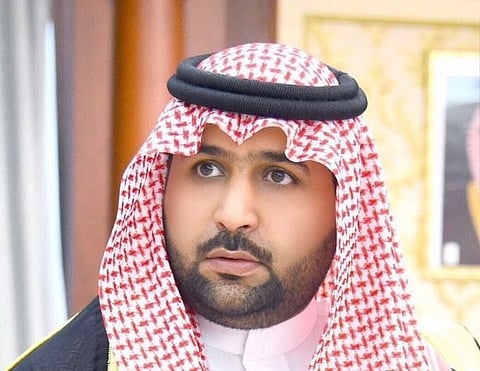 أمير جازان بالنيابة يتكفل بعلاج مريض السمنة "عواجي" على نفقته الخاصة