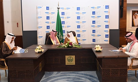 "سعود بن نايف" يدشن أكاديمية أكسفورد للطيران بالدمام.. الأولى بالشرق الأوسط