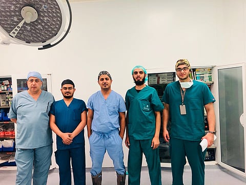 عسير.. فريق طبي متخصص ينجح في إجراء أول عملية منظار للكاحل