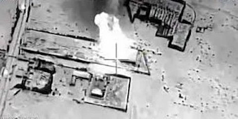 بالفيديو.."التحالف" يوثّق إحراق الحوثيين محطة وقود ومستودعاً إغاثياً في الحديدة