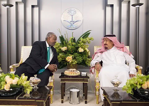 جدة.. خادم الحرمين يبحث آفاق التعاون مع رئيس جيبوتي