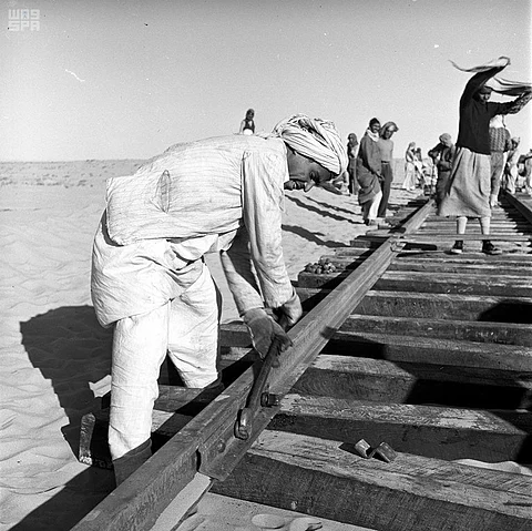 قصة 67 عاماً من السكك الحديدية بالمملكة.. من اللبنة إلى "سار".. هذا ما حدث