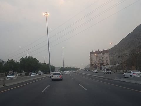 83 برجًا لإضاءة طريق "الشرائع - مكة"