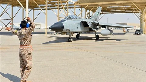 القوات الجوية السعودية تصل قاعدة "الظفرة" للمشاركة في تمرين صاروخي