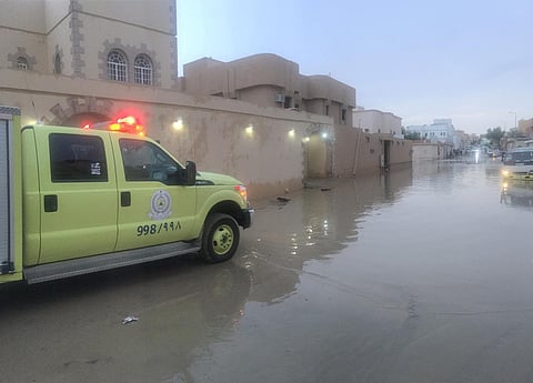أمطار الرياض.. إنقاذ 93 شخصًا وتضرر 71 مركبة وتسجيل 34 التماسًا كهربائيًا