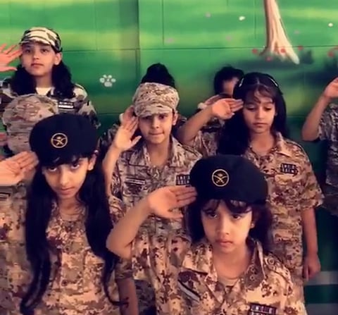 بالفيديو.. "وطنيتي منذ صغري" برنامج يثقف الطالبات وطنيًّا في "الابتدائية الـ20" بـ"حوية الطائف"