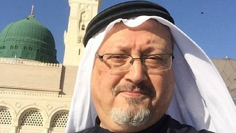 المصلون بالمسجد النبوي يؤدون صلاة الغائب على "خاشقجي"