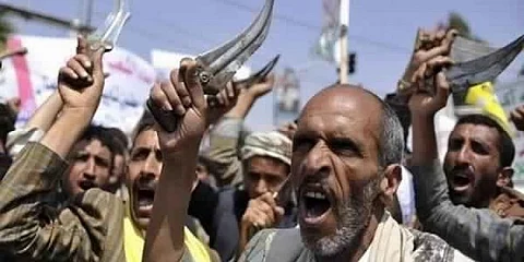 الحوثي يحتضر.. الانشقاقات في صفوف المليشيات تحرق 4 كروت مهمة