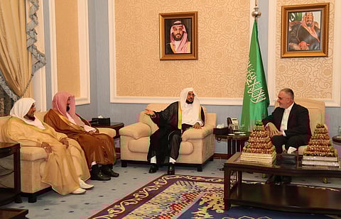 "آل الشيخ" يبحث مع مفتي البوسنة العمل المشترك لخدمة الإسلام ونشر الوسطية