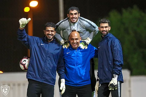 الهلال يخسر خدمات الشهراني شهراً.. وكدمة تبعد سالم