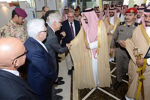 "فيصل بن خالد" يزور المعرض المعماري بأمانة عسير