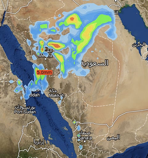 هطول أمطار متوسطة إلى غزيرة على المدينة المنورة ومحافظاتها