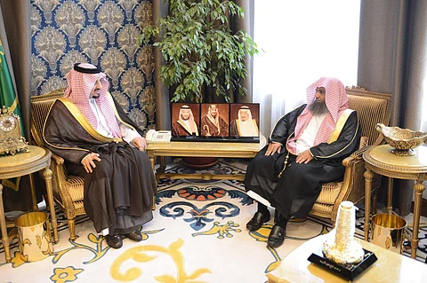 أمير عسير يستقبل مدير فرع الشؤون الإسلامية الجديد ويودع "العماري"
