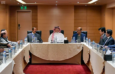 القاهرة .. العواد يلتقي الوفد الإعلامي المرافق لزيارة ولي العهد إلى مصر