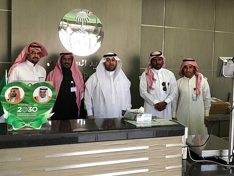 "الشريف" يتفقد خدمات واحتياجات مكتب بريد المهد بالمدينة المنورة