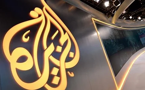 "جنون الجزيرة".. شائعات وتكهنات وهمية.. واسم محمد بن سلمان يتكرر كل 30 ثانية!