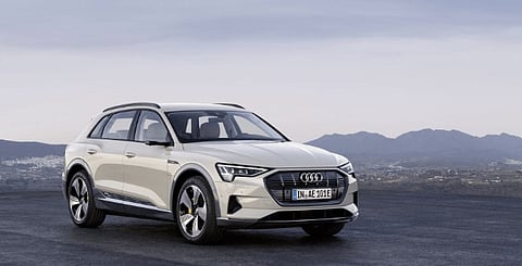 "أودي" تطلق سيارة "إي ترون" الكهربائية الجديدة.. بطارية قوية تقطع 400 كلم