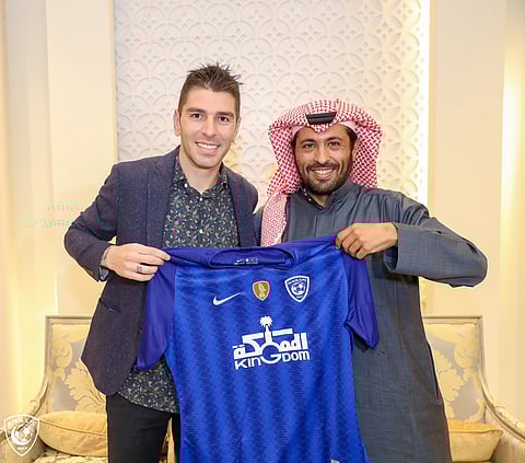 "الصياد" جوناثان لاعباً هلاليّاً لموسم ونصف الموسم