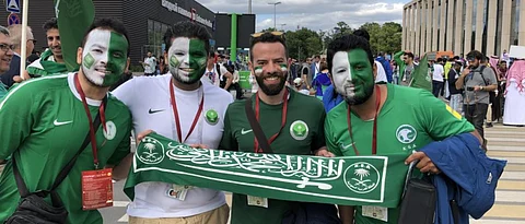 السفارة السعودية تطالب المواطنين الذين دخلوا روسيا بـ"جواز مشجع" بضرورة المغادرة