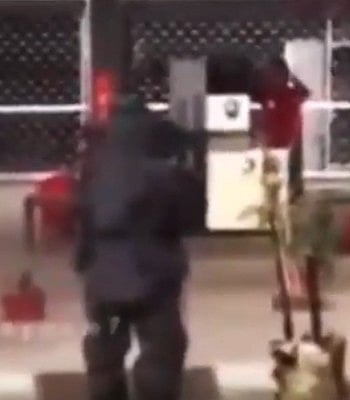 فيديو .. لحظة مقتل خبير مفرقعات مصري أثناء تفكيكك عبوة ناسفة قرب كنيسة