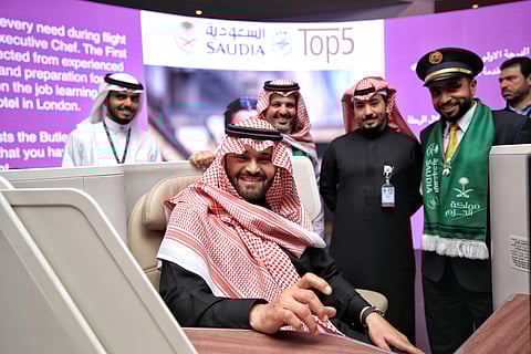 يوسف الجراح ضيفًا على جناح "الخطوط السعودية" بـ"الجنادرية 33"