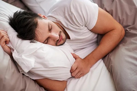 8 أسباب للاستيقاظ المتكرر خلال الليل.. احذر تجاهل "رسائل الجسم"