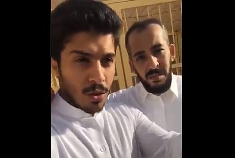 "تكفى يا أبو ناصر".. شابان يناشدان تركي آل الشيخ عبر مقطع فيديو.. وهكذا استجاب لطلبهما