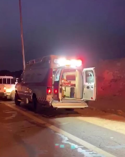 "هلال عسير" يكشف تفاصيل حادث بيشة بعد مقطع "6 إصابات وسيارة إسعاف واحدة"