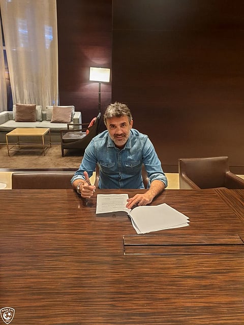 الهلال ينهي عقد "جيسوس" بالتراضي ويعين "زوران" مدرباً للفريق الأول